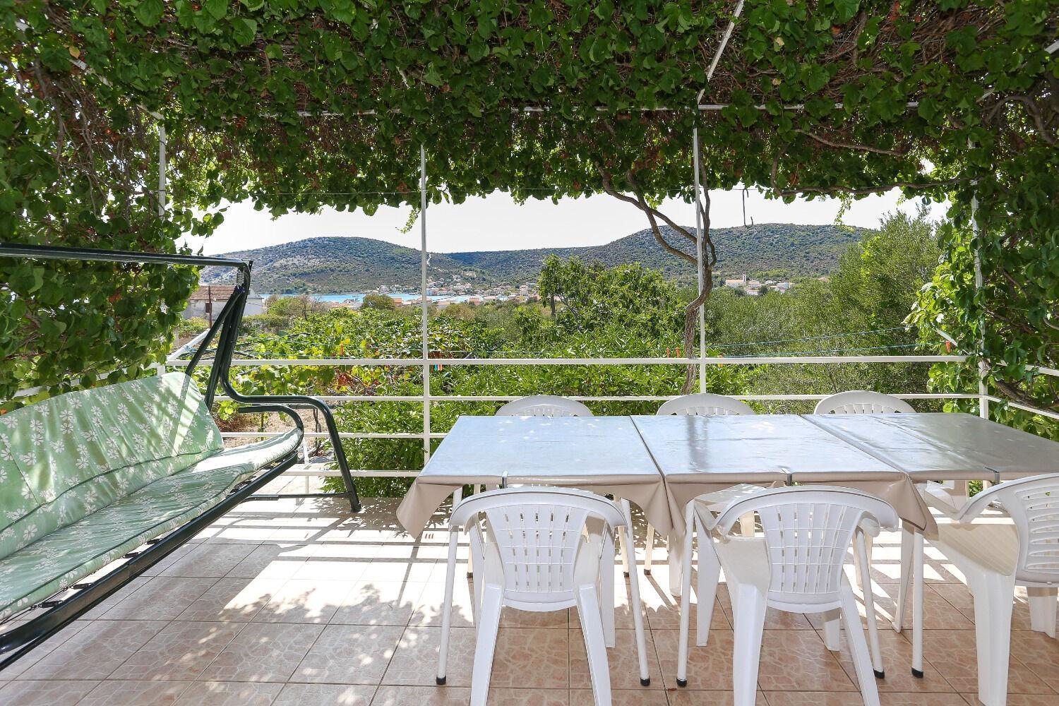 Holiday Home Marcelo-With Terrace Vinisce Exterior photo